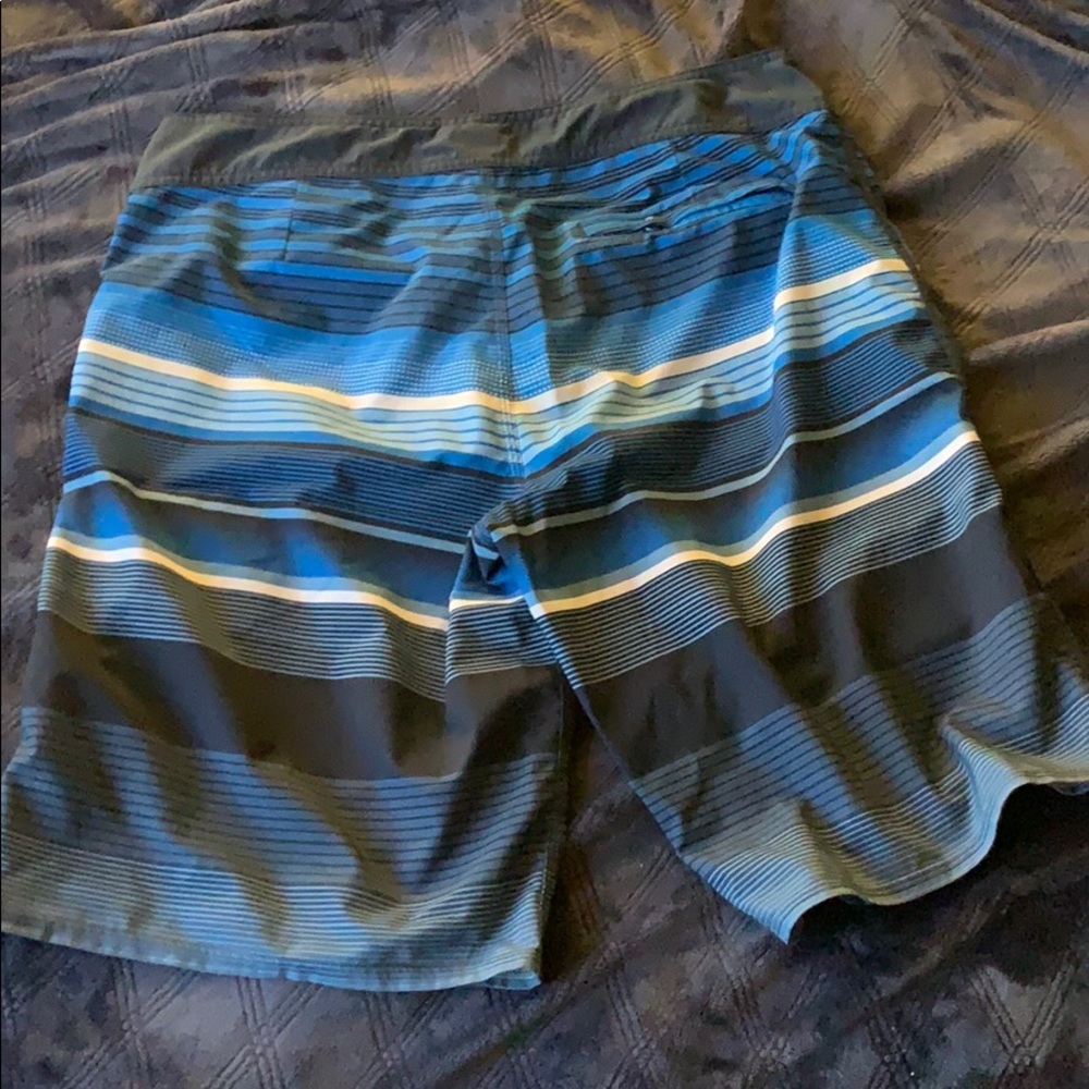 Oakley size 36 blue stripe boardshorts - Picture 2 of 3